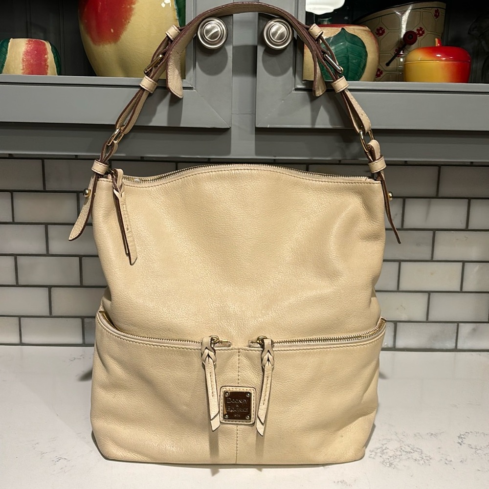 Dooney and Bourke Dillen Medium Pocket sac